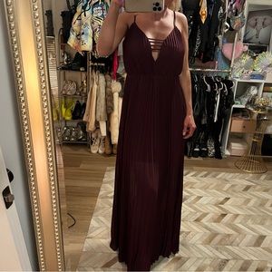 Maroon ALI & JAY chiffon dress. NWT. S.